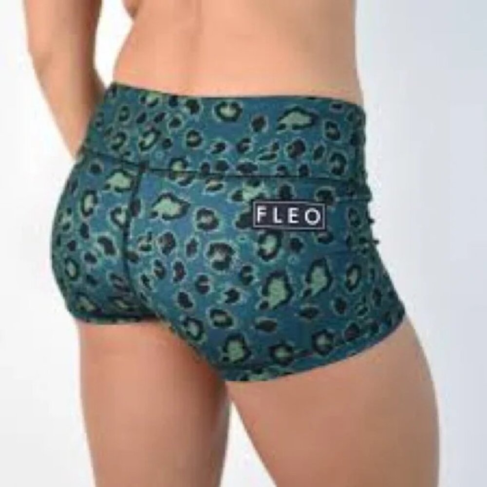 Fleo Night Leopard Shorts Green Size  SMALL EUC